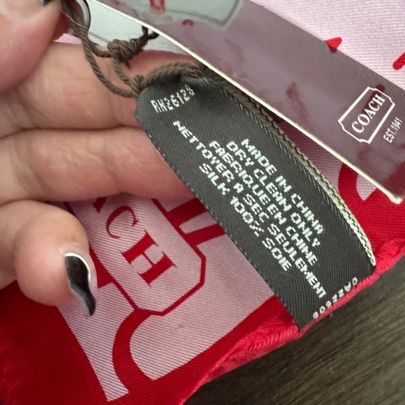 NWT HTF Coach 100% Silk Pink Perfume Bottles Scarf 27" - Picture 4 of 6